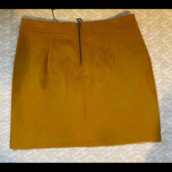Vero Moda size M sued mini skirt - Picture 10 of 12